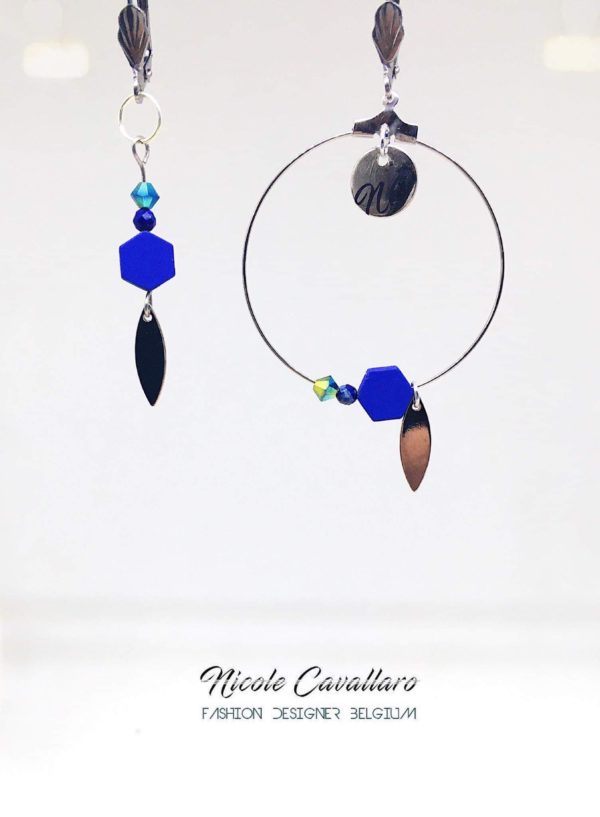 Boucles argentées et bleu