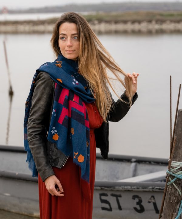 Foulard roses bleu